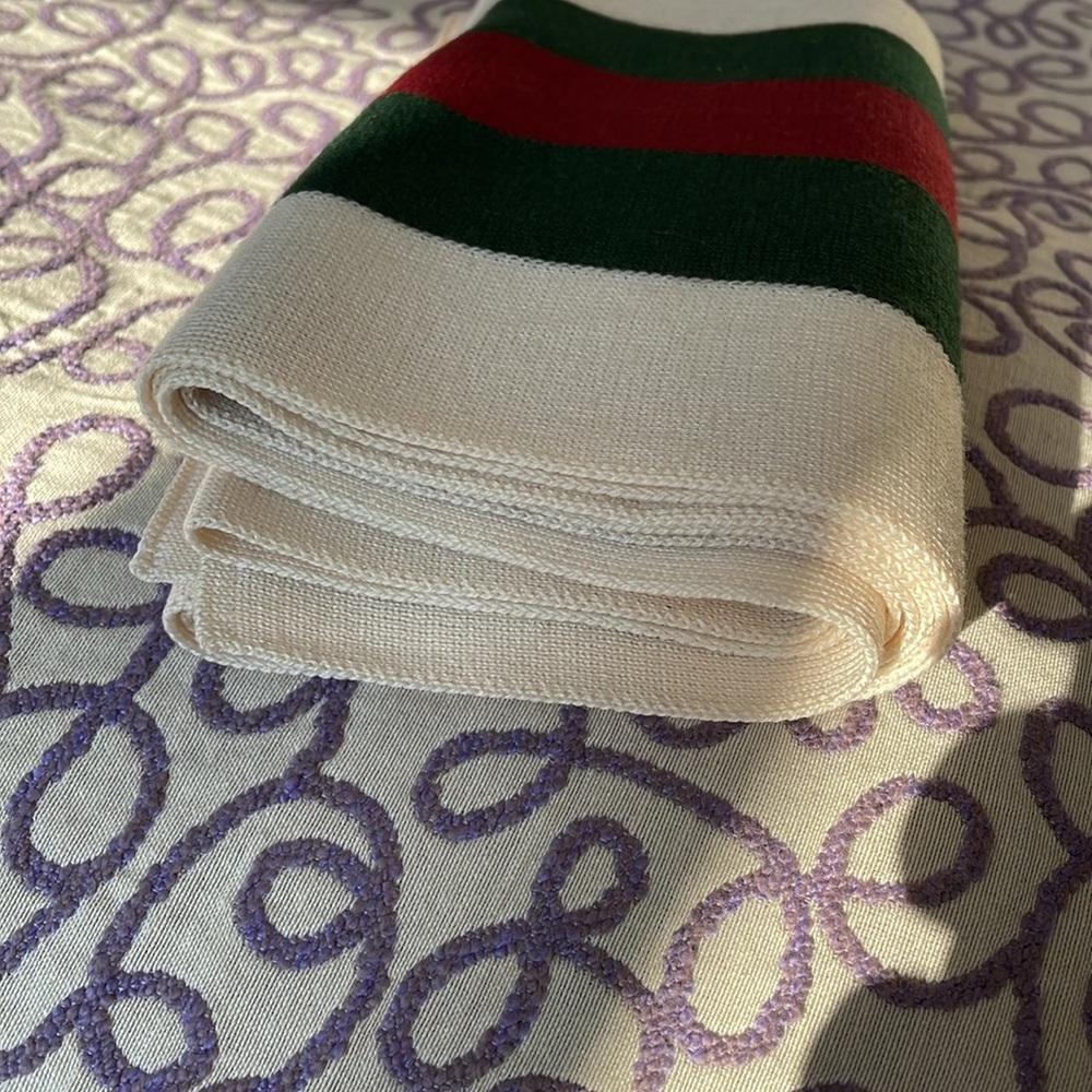 Original Gucci wool and silk scarf - Picture 9 of 10